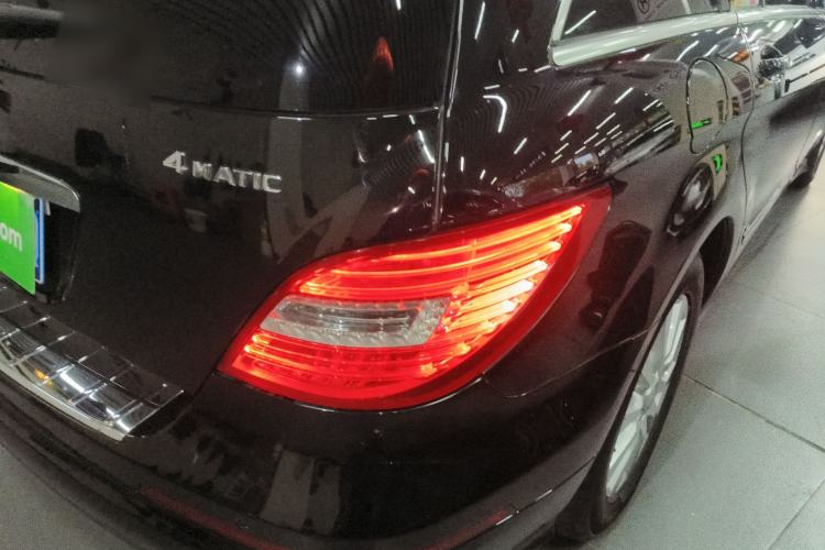 Used Mercedes-Benz R-Class 2017 R 320 4MATIC Business Edition Prestige Model
