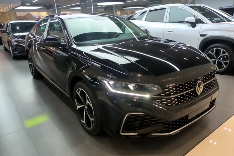Used Volkswagen Passat 2023 Revised 330TSI Starry Elite Edition