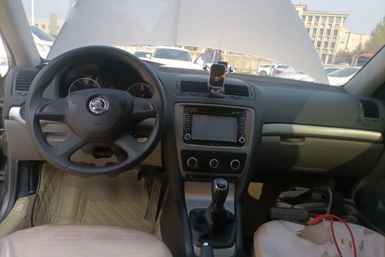 Used Skoda Octavia 2015 Classic Model 1.6L Manual Eado Version