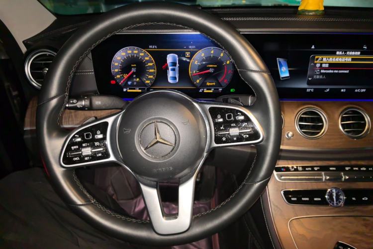 Used Mercedes-Benz E-Class 2019 Facelifted E 300 L Stylish Version Steering Wheel