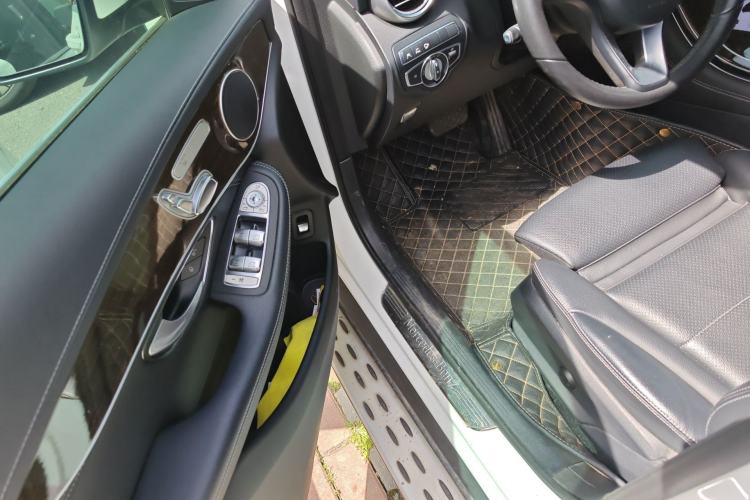 Used Mercedes-Benz GLC 2018 GLC 260 4MATIC Luxury Model
