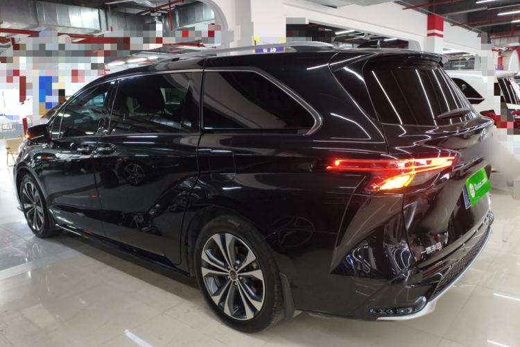 Used Toyota Granvia 2022 2.5L Hybrid Prestige Edition