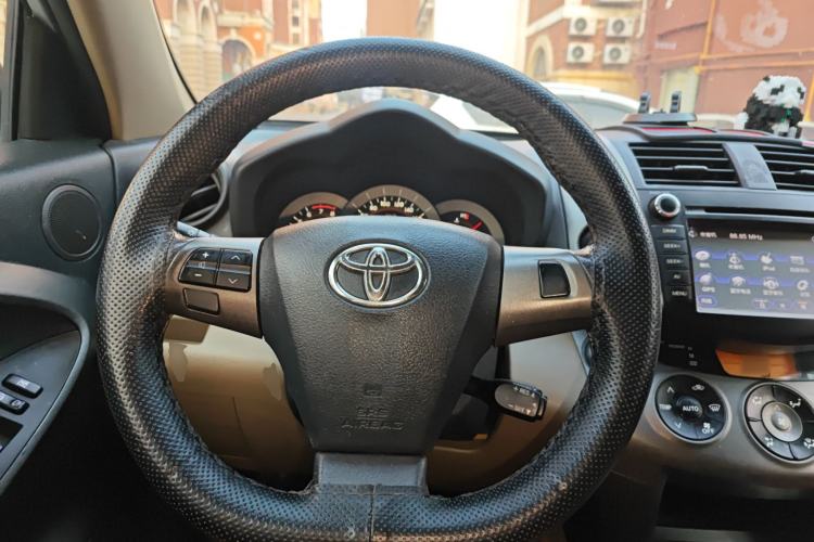 Used Toyota RAV4 2010 2.4L Automatic Deluxe Upgrade Edition Steering Wheel