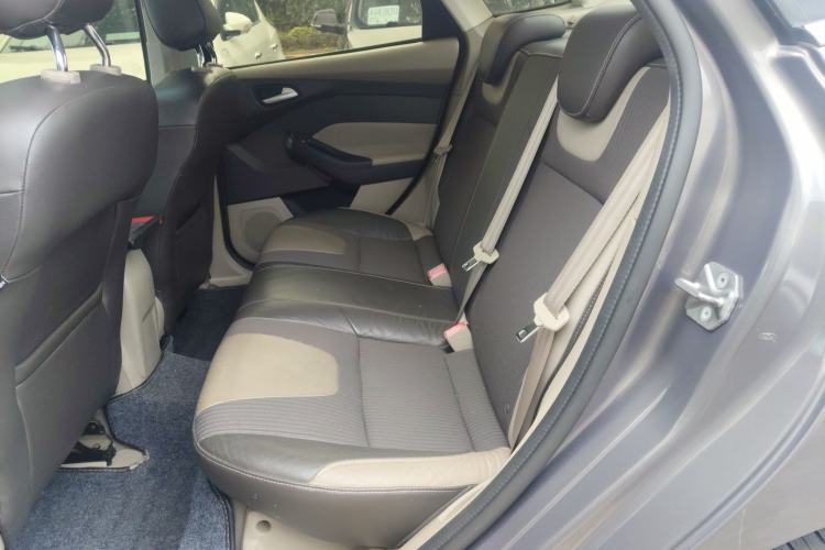 Used Ford Focus 2012 Sedan 1.6L Automatic Fashion Edition