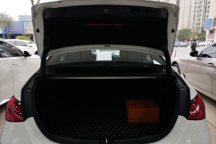 Used Mercedes-Benz C-Class 2024 Restyled C 260 L Sport Edition Trunk