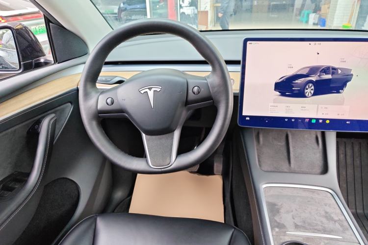 Used Tesla Model Y 2022 Long-Range All-Wheel-Drive Version