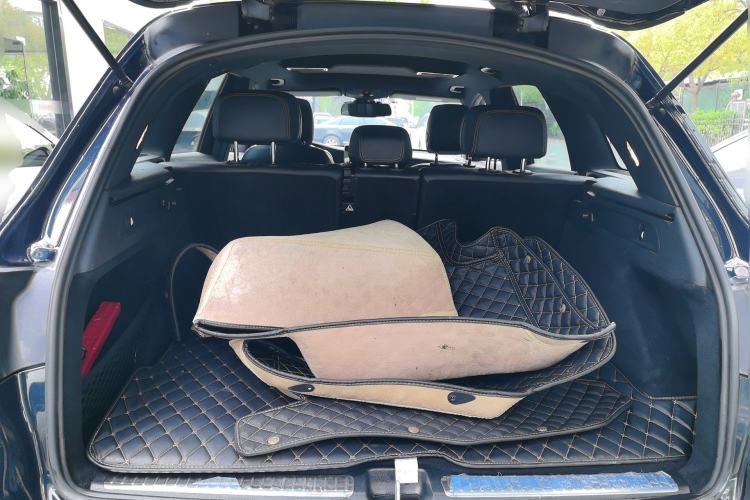 Used Mercedes-Benz GLC 2019 GLC 260 L 4MATIC Dynamic Model Trunk