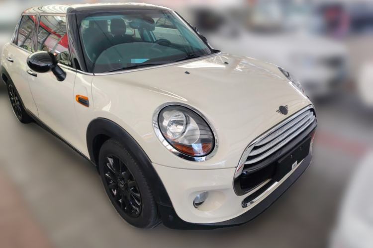 Used MINI 2016 1.5T COOPER Five-Door Edition Front Right 45 Deg