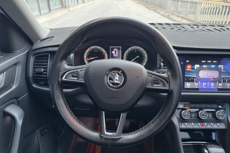 Used Skoda Kodiaq 2018 Facelifted TSI330 5-Seater Two-Wheel-Drive Luxury Enjoyment Edition