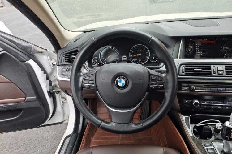 Used BMW 5 Series 2014 525Li Luxury Design Package
