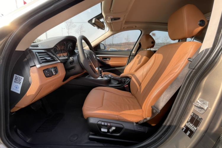 Used BMW 3 Series GT 2016 320i Design Package Edition Interior 2