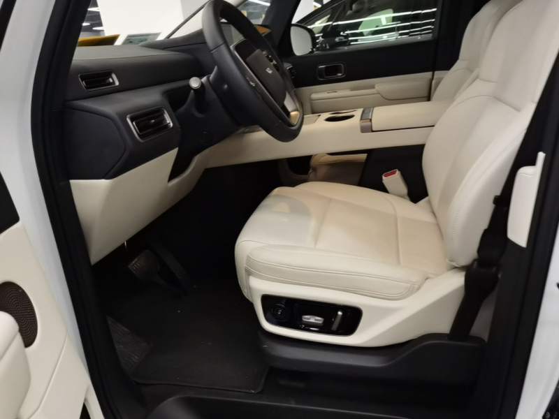 Used Li Auto MEGA 2025 Ultra Smart Refreshed Edition — 14