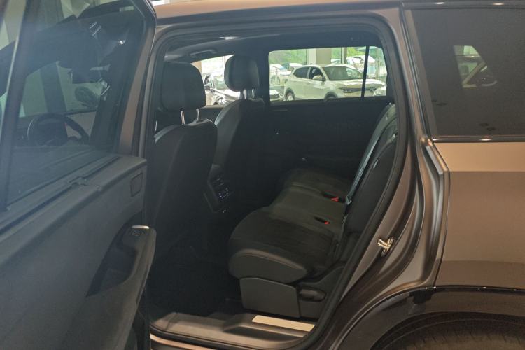 Used Volkswagen Teramont 2025 Tiguan Pro 450TSI Four-Wheel Drive Summit Edition Left Rear Seat