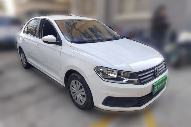 Used Volkswagen Santana 2016 1.6L Automatic Fashion Edition Front Right 45 Deg