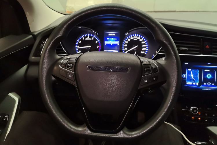 Used Venucia D60 2019 1.6L XL CVT Smart Connect Elite Edition
