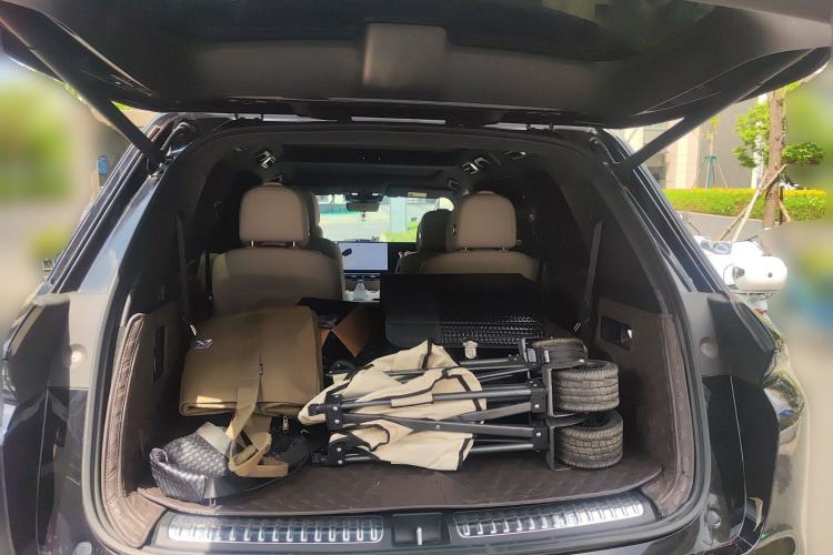 Used Li Auto L8 2023 Pro Model Trunk