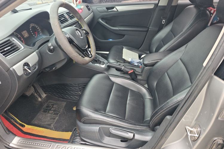 Used Volkswagen Sagitar 2014 Revised Version 1.6L Automatic Comfort Edition Driver Seat