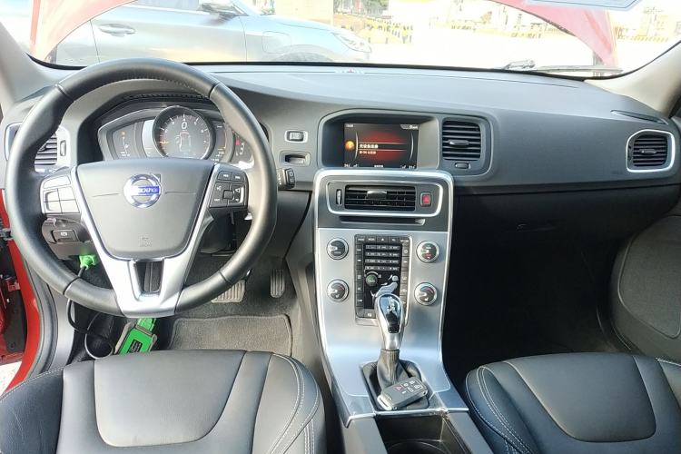 Used Volvo V60 2017 T5 Zhiya Edition China V Standard