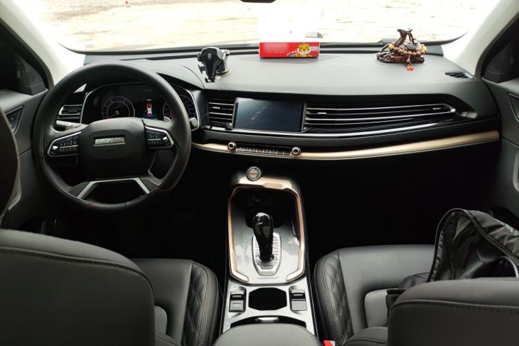 Used Haval H6 2021 1.5 GDIT Automatic Champion Edition Center Console