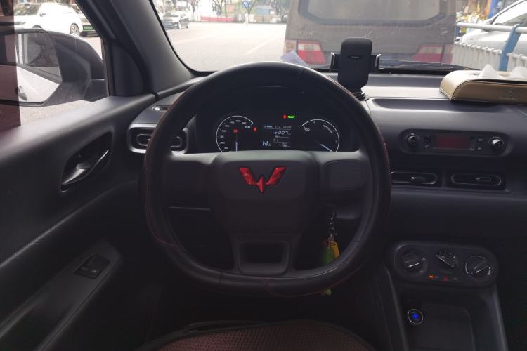 Used Wuling Hongguang New Energy 2024 All-Electric Model 300KM Practical Version Steering Wheel