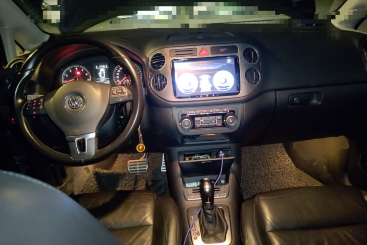 Used Volkswagen Golf 2011 1.4TSI Cross Golf Center Console