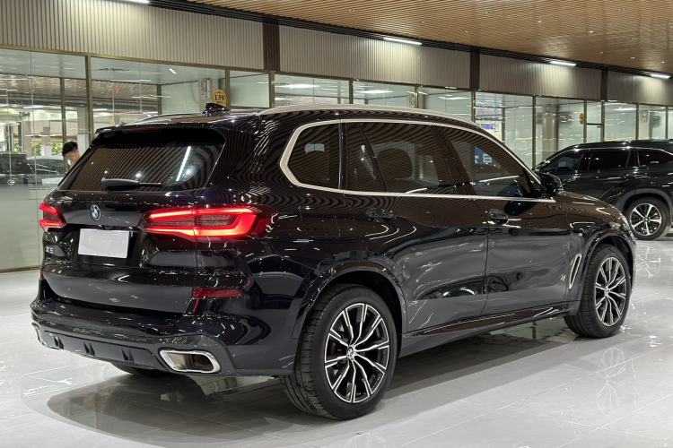 Used BMW X5 2022 Restyled xDrive 30Li Luxury Version M Sport Package
