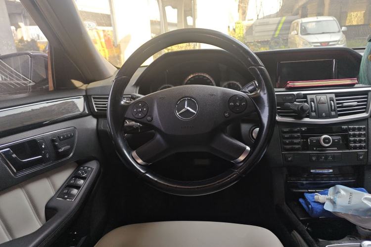 Used Mercedes-Benz E-Class 2009 E 300 Fashion Model
