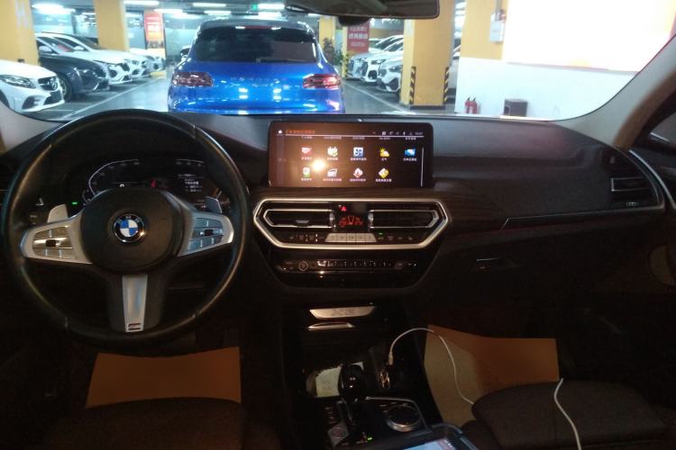 Used BMW X3 2023 xDrive30i Leading Model M Night Edition Package Center Console