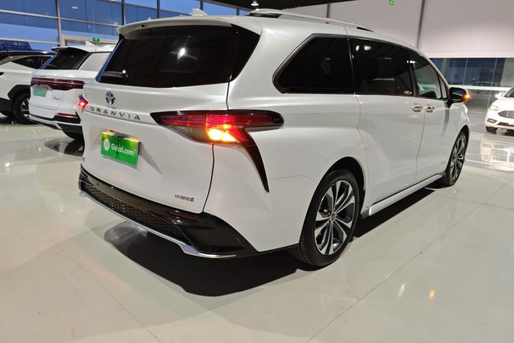 Used Toyota Granvia 2023 2.5L Hybrid Prestige PLUS Edition