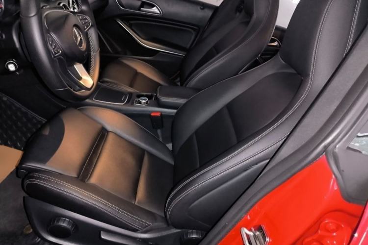 Used Mercedes-Benz CLA 2016 Refreshed CLA 200 Sport Edition Interior 5