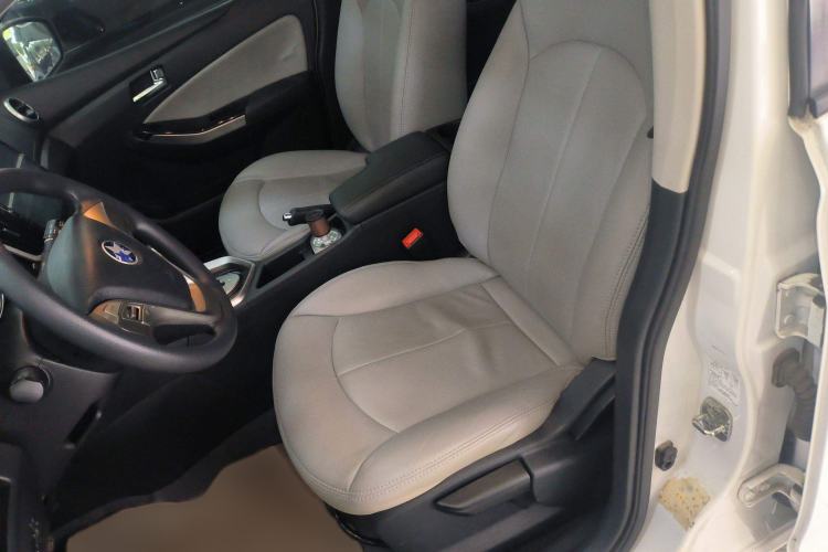 Used Venucia T70 2016 2.0L CVT Smart Choice Edition Interior 5