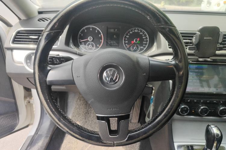 Used Volkswagen Passat 2013 1.8TSI DSG Prestige Edition Steering Wheel