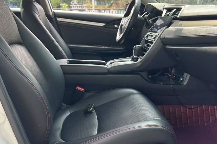 Used Honda Civic 2016 220TURBO CVT Luxury Edition Interior 2