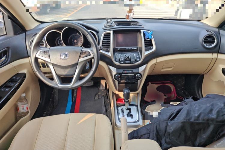 Used CHANGAN Eado 2015 1.6L Automatic Luxury Model Center Console