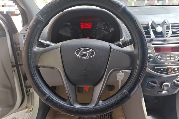 Used Hyundai Verna (older generation) 2014 1.4L Manual Smart GLS Trim Steering Wheel
