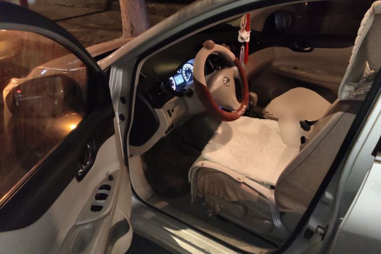 Used Nissan Tiida 2011 1.6L CVT Luxury Edition Driver Seat