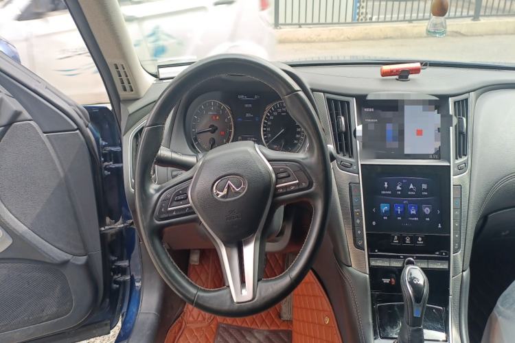 Used Infiniti Q50L 2018 2.0T Enjoyment Edition China V standard Steering Wheel