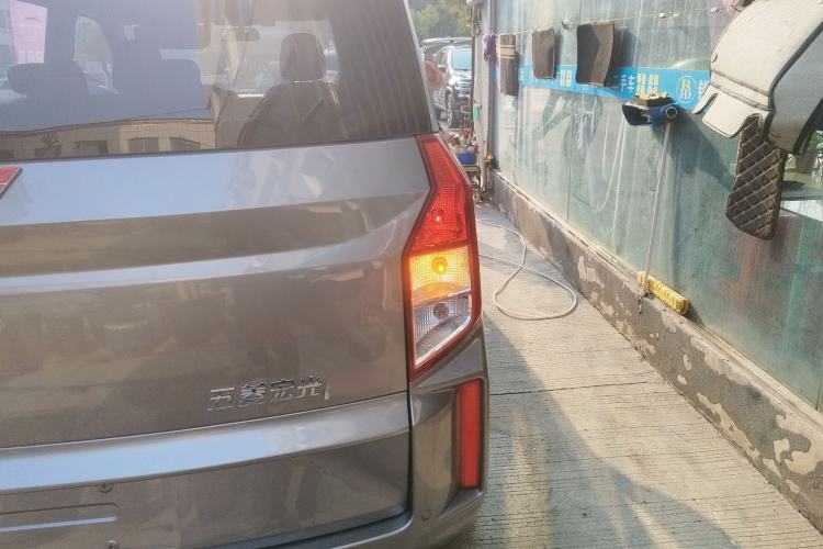 Used Wuling Hongguang PLUS 2019 1.5T Manual Standard Edition 5 Seats
