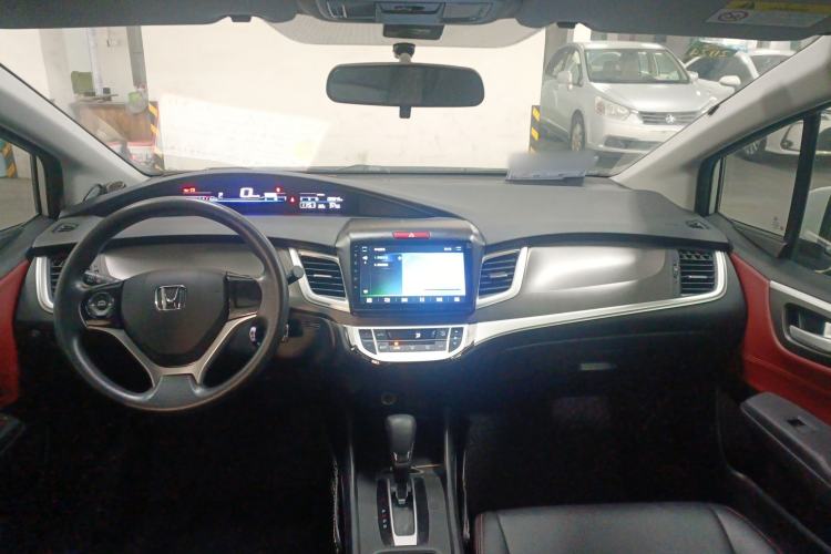 Used Honda Jade 2017 1.8L Automatic Classic Edition 5 seats Center Console