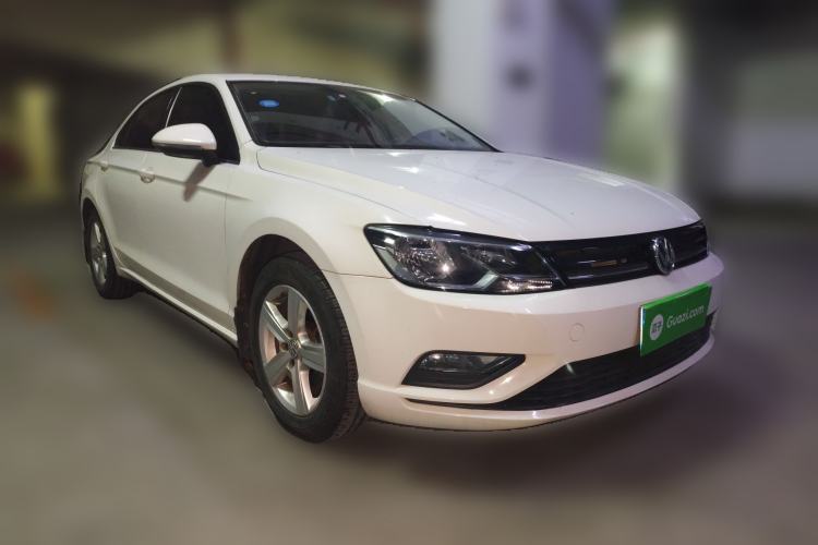 Used Volkswagen Lamando 2015 230TSI DSG Fashion Edition Front Right 45 Deg