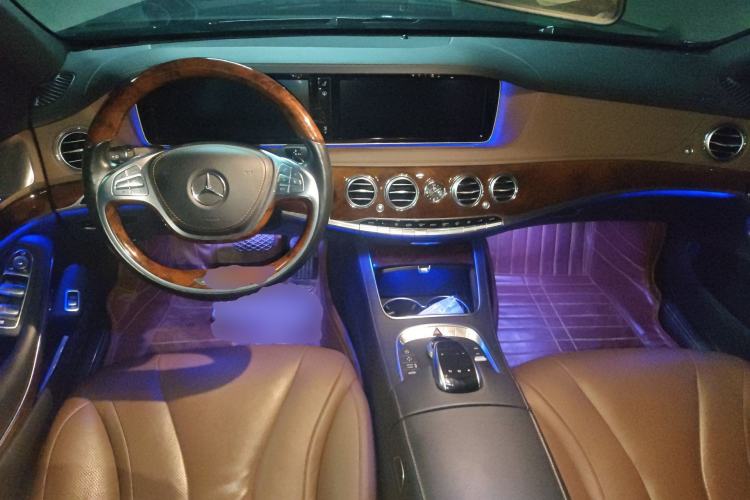 Used Mercedes-Benz S-Class 2014 S 320 L Luxury Model Center Console