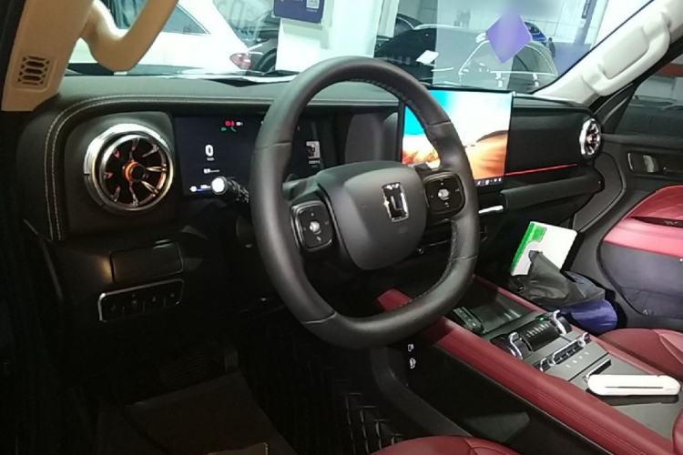 Used Tank 300 2025 2.0T Challenger