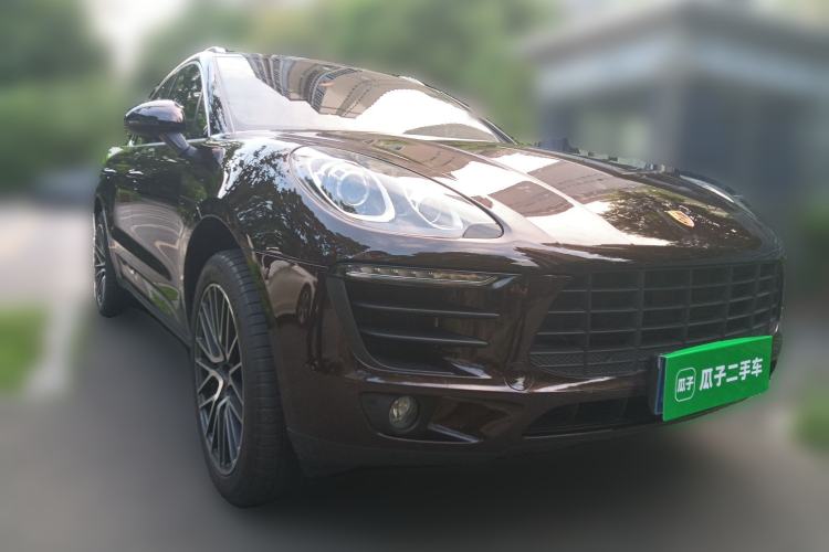 Used Porsche Macan 2017 Macan 2.0T Front Right 45 Deg