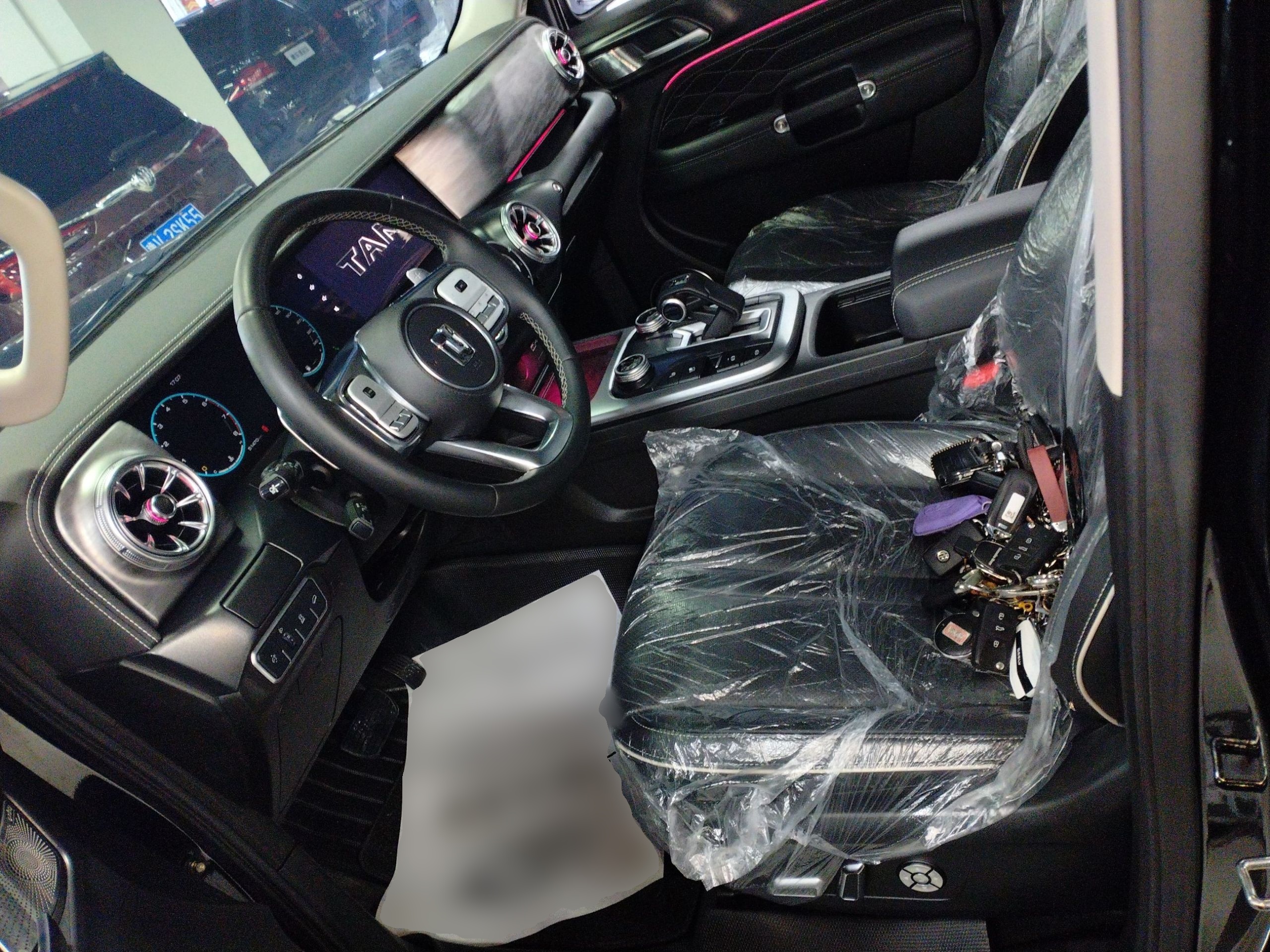 المقاعد الأمامية داخل السيارة