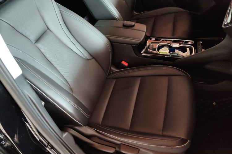 Used Buick Envision 2022 Facelift Encore S 552T Two-Wheel-Drive Luxury Model
