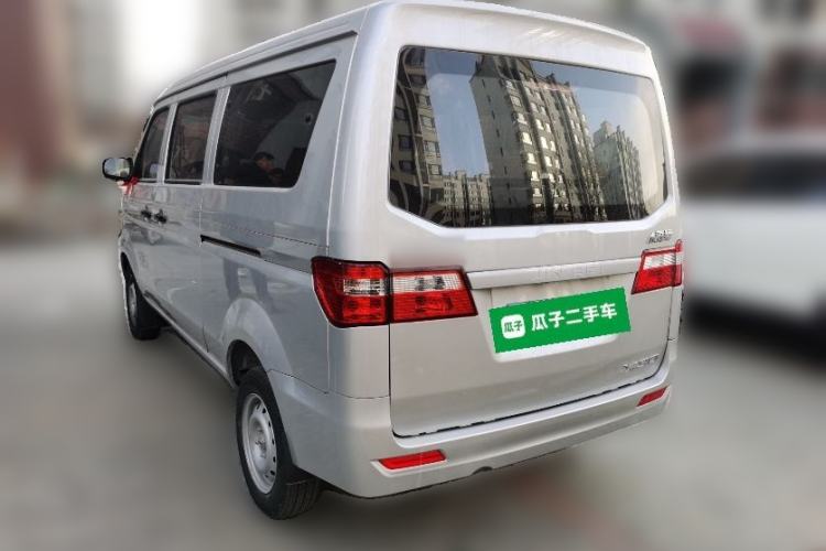 Used Jinbei Hiace X30 2023 1.5L Super-Comfortable Passenger Van 5/6/7-Seater Non-Air-Conditioned Version Model SWC15M