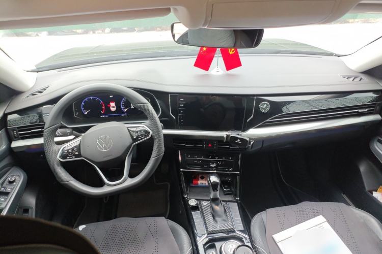 Used Volkswagen Passat 2024 380TSI Dragon Glory Edition Center Console