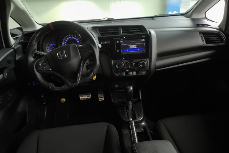 Used Honda Fit 2018 1.5L CVT Comfort Sunroof Version Center Console