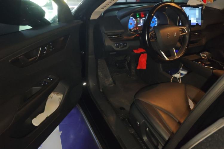 Used Hongqi E-QM5 2022 431 km Charge & Enjoy Edition