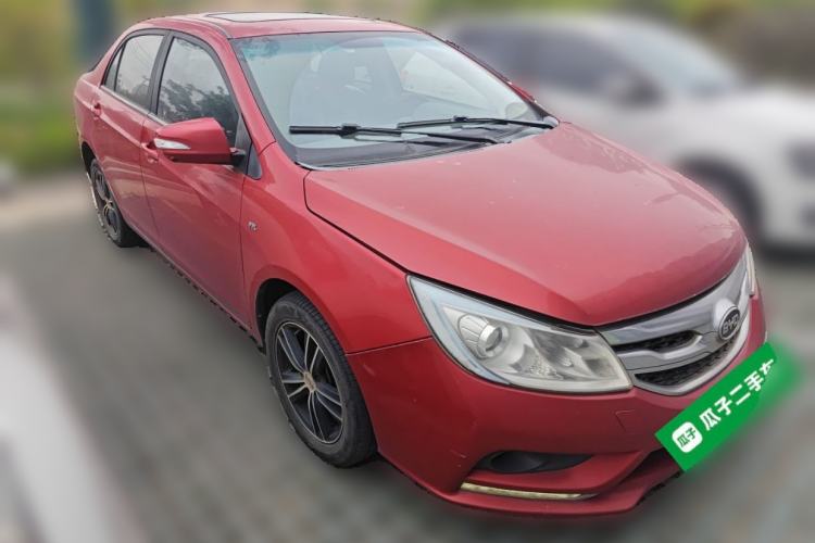 Used BYD Surui 2015 1.5L Automatic Luxury Model Front Right 45 Deg